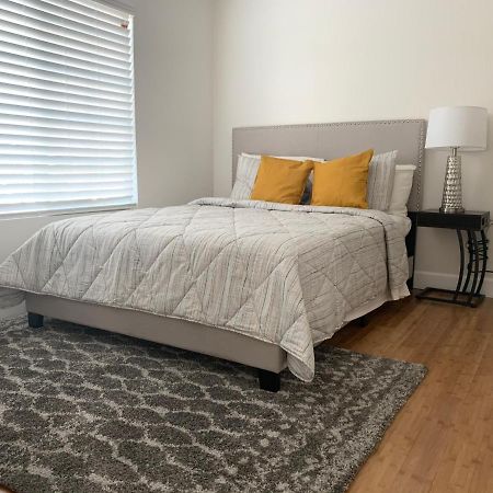 Gated Contemporary 3 Bedroom - 2 Bathroom Home In South La Plus Parking Los Angeles Zewnętrze zdjęcie