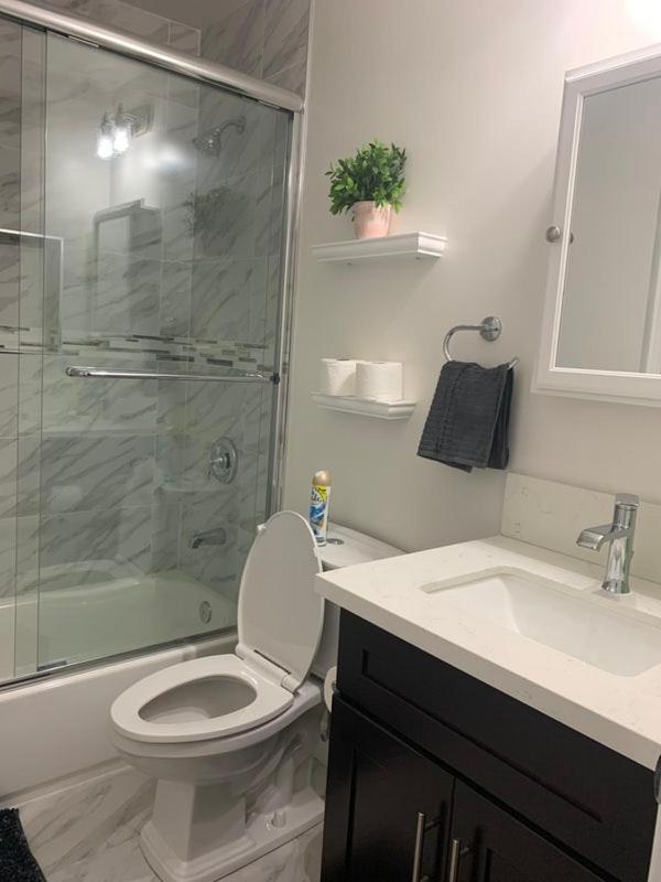 Gated Contemporary 3 Bedroom - 2 Bathroom Home In South La Plus Parking Los Angeles Zewnętrze zdjęcie