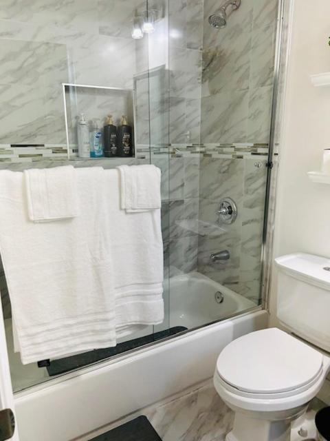 Gated Contemporary 3 Bedroom - 2 Bathroom Home In South La Plus Parking Los Angeles Zewnętrze zdjęcie